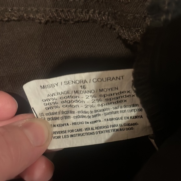 Gloria Vanderbilt-Brown ‼️Never worn‼️ - Picture 7 of 7